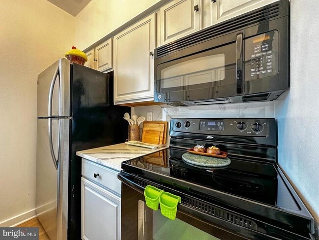 Building Photo - 80 New York Ave NW