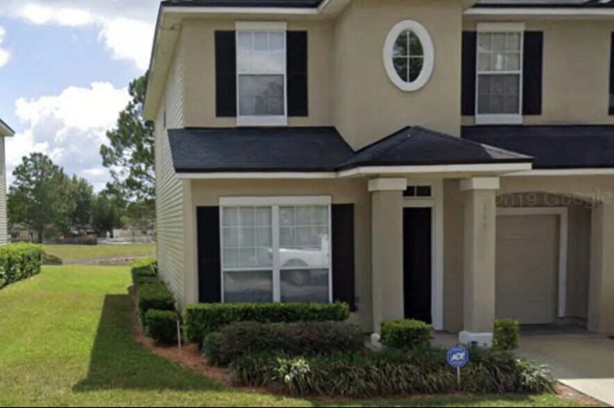 Primary Photo - 447 Sherwood Oaks Dr
