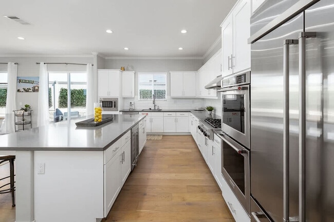 Building Photo - 1416 MacKinnon Ave