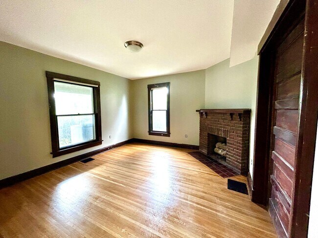 Building Photo - 405 N Indiana Ave