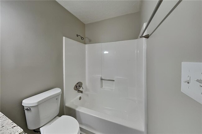 Building Photo - 82 Fox Ridge Ct
