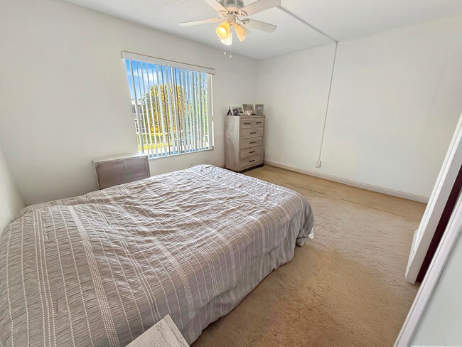 Building Photo - 1500 Crescent Cir