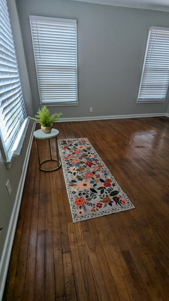 Building Photo - 2417 S Kennedy Ave