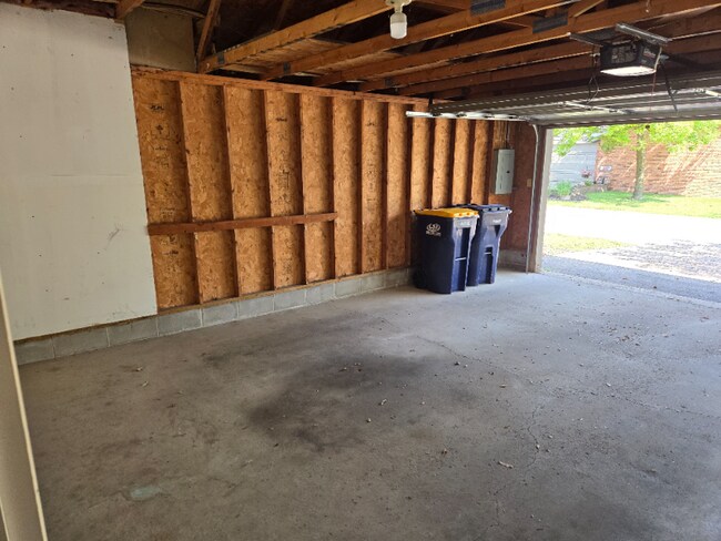 Building Photo - 6471 Hummingbird Ln