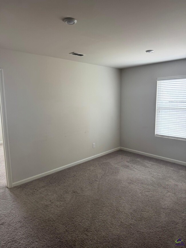 Building Photo - 102 Price Ml Trl