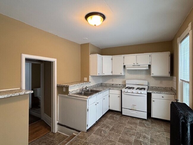 Building Photo - 548 Minnehaha Ave E