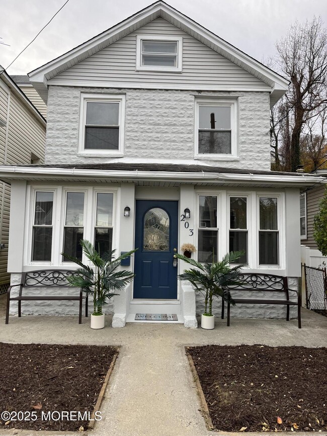 Building Photo - 203 Shore Dr