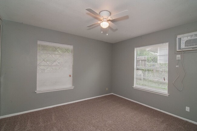 Building Photo - Cozy Remodeled House Near Downtown