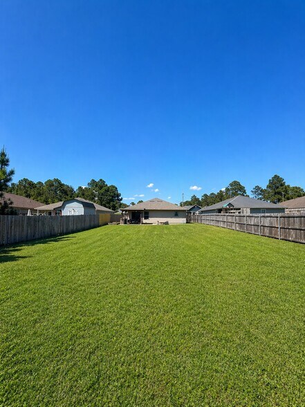 Building Photo - 8181 Sierra St