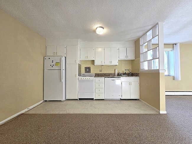 Building Photo - 50 Green 316 Grn