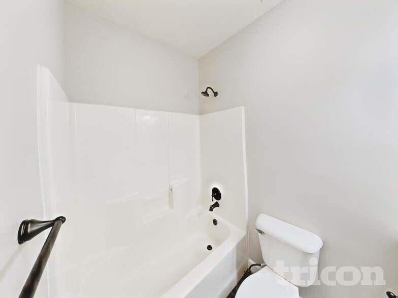 Building Photo - 3002 Helfrich Ct