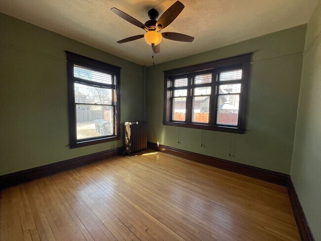 Building Photo - 715 S Phillips Ave