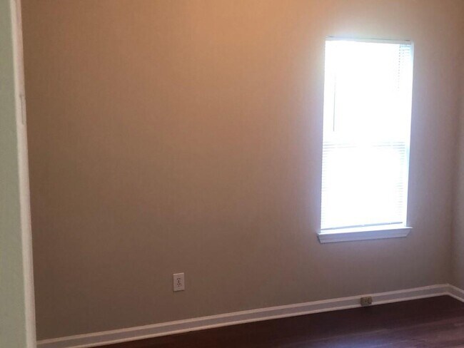 Building Photo - 2107 Creekview Trail