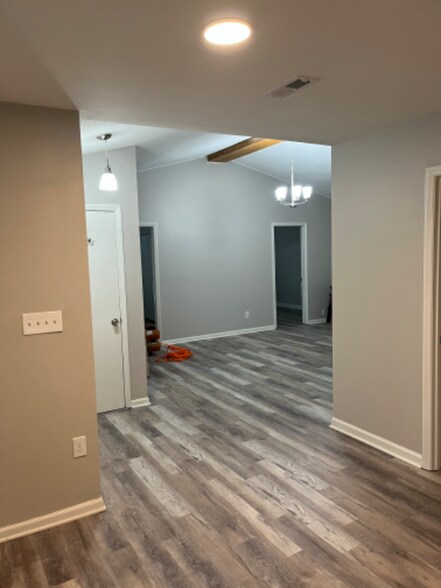 Building Photo - 6038 Trysting Rd