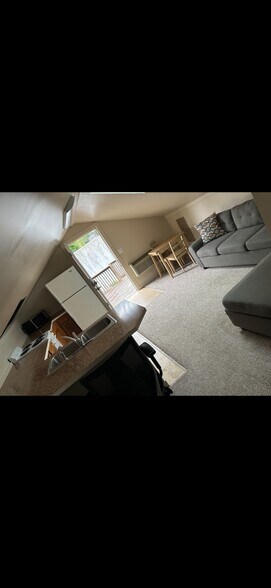 Living Space - 265 Sycamore St