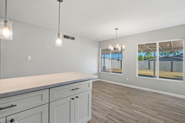 Building Photo - 15237 North 21st St