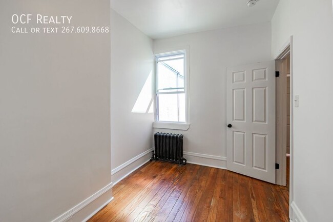 Building Photo - Three Bed Point Breeze Townhome