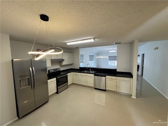 Building Photo - 11 Santa Fabiola St