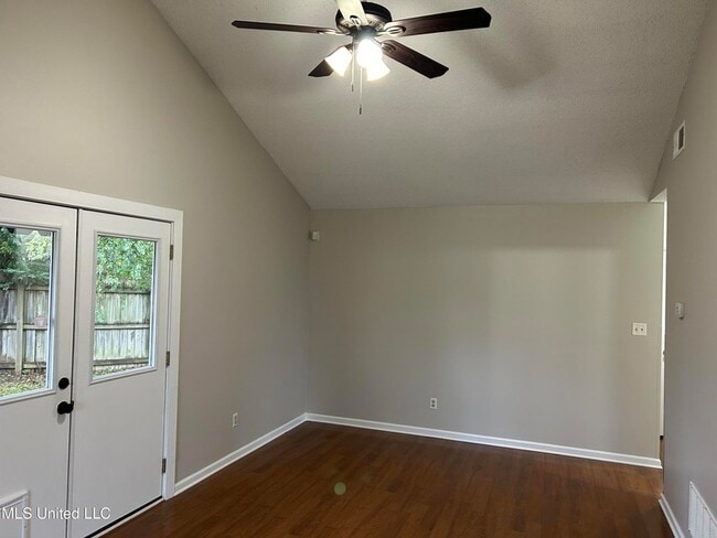 Building Photo - 6589 Pleasant Acres Dr