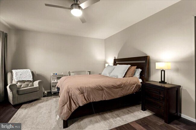 Building Photo - 220 Patchwork Dr