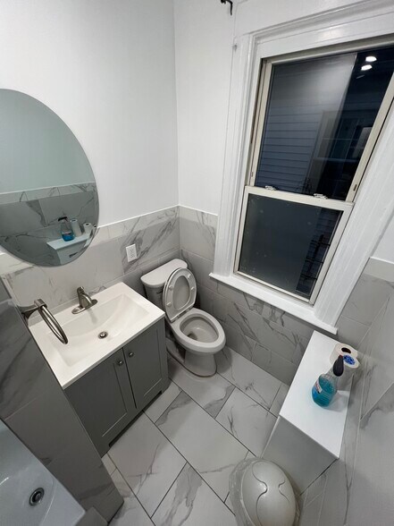 Building Photo - 10719 90th St