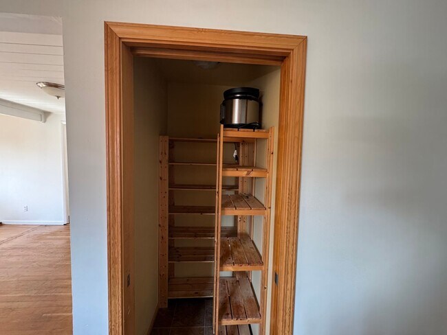 Building Photo - 3 Bed, 2 Bath in Anacortes WATER VIEW and ...