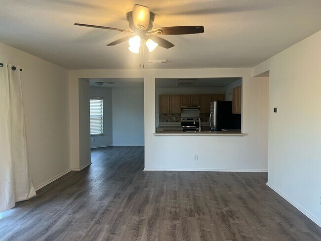 Building Photo - 7822 Encanto Vis Dr