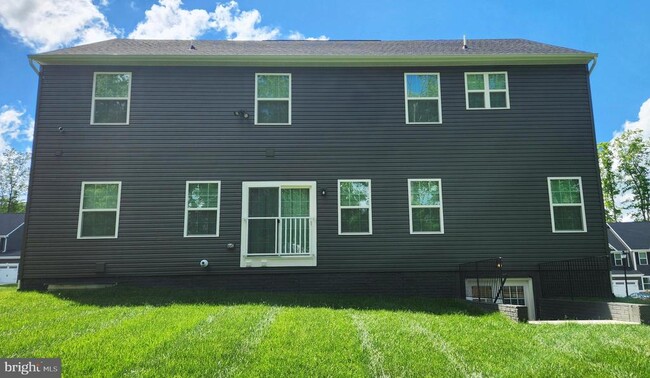 Building Photo - 8703 Davis Ct