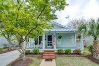 Building Photo - Midtown Rental in Forest Hills