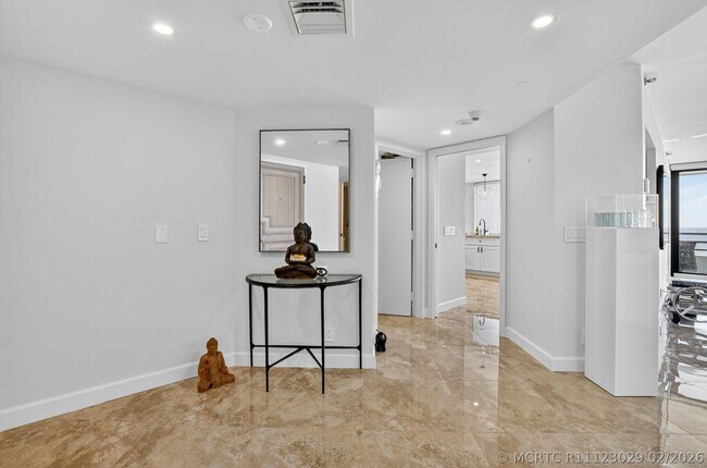 Building Photo - 1500 S Ocean Blvd