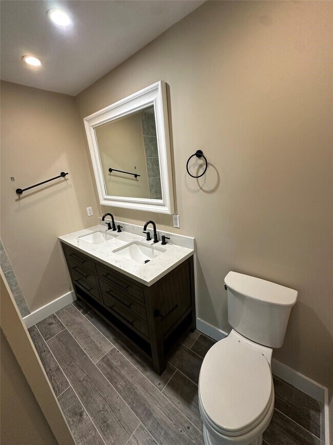Building Photo - 680 Mockingbird Hills Dr
