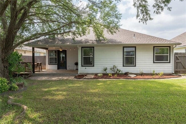 Building Photo - 403 Rosedale Blvd