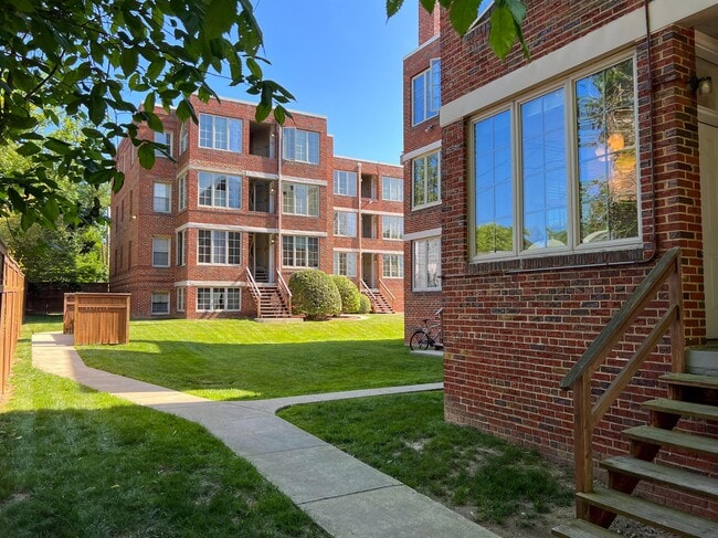 Building Photo - 6718 3rd St NW