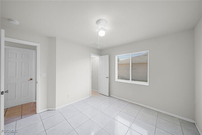 Building Photo - 1205 SW 14th Terrace