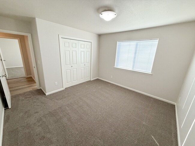 Building Photo - Three Bedroom, Two Bath House