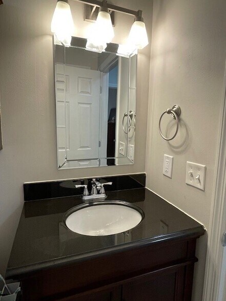 Bathroom - 2018 Lebanon Pike