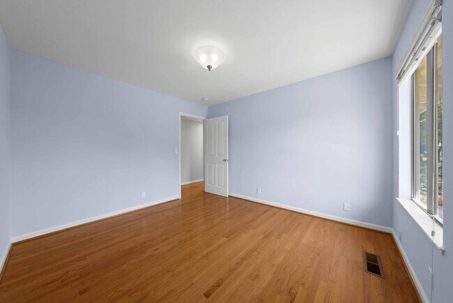 Building Photo - 7175 Red Holly Ct