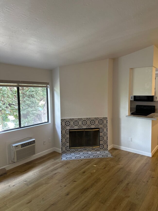 Building Photo - 3935 32nd St