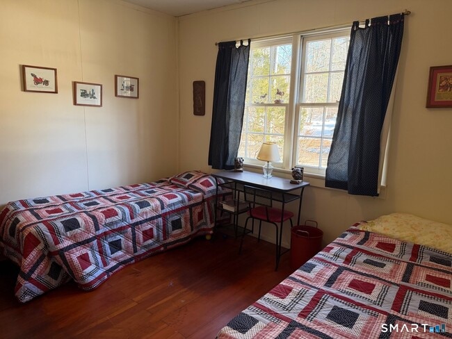 Building Photo - 45 Lakeside Dr