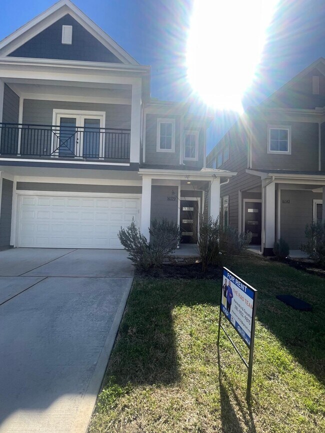 Building Photo - 16539 Oasis Glade Dr