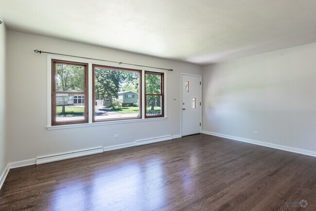 Building Photo - 711 N 3rd Ave