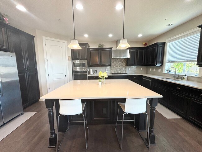 Building Photo - Beautiful 5 Bedroom with Den/Office and Large Bonus Room in Bethany Ridge!!!