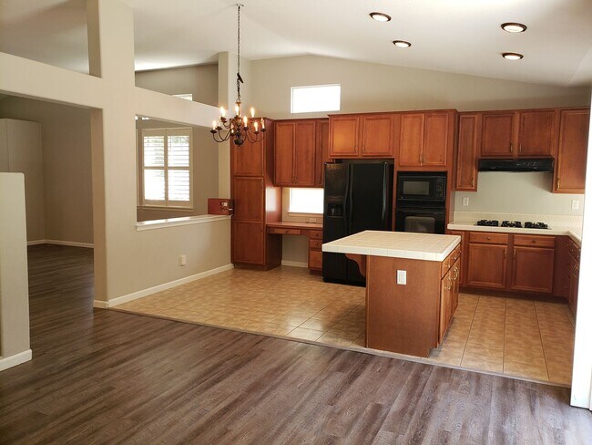 Building Photo - 7251 Noah Ct