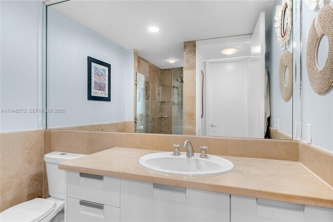 Building Photo - 5959 Collins Ave