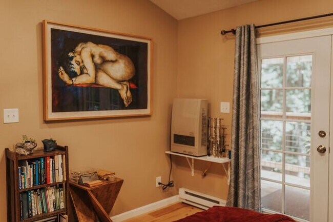 Building Photo - Sunlit Sanctuary in the Redwoods