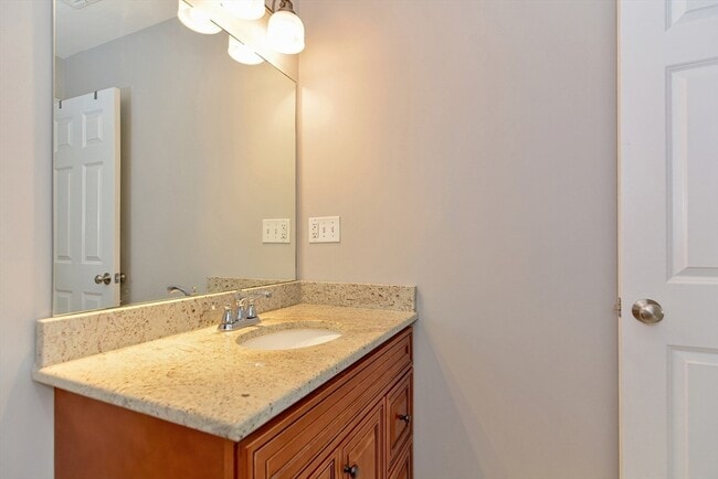 Building Photo - 28 Richardson St