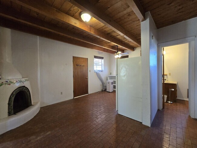 Building Photo - 27633 W Frontage Rd