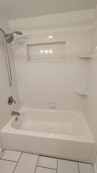 Building Photo - 136 Dove St