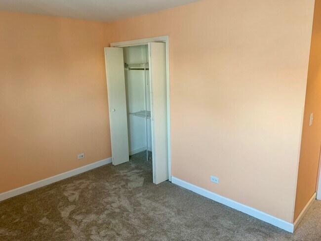 Building Photo - 156 Brookside Dr