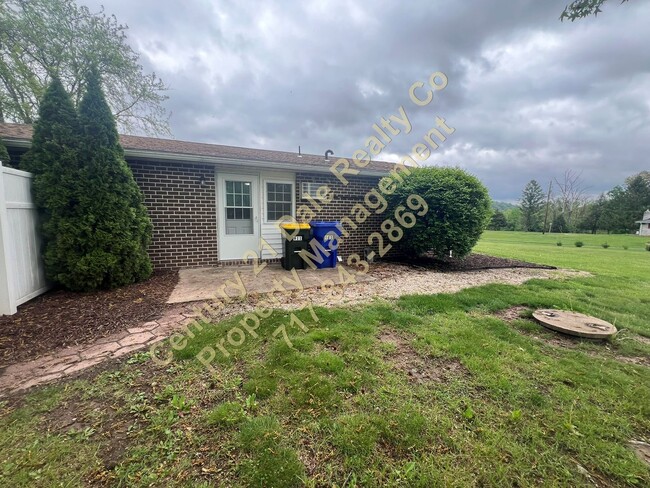 Building Photo - 2 Bedroom Home in North Eastern School Dis...